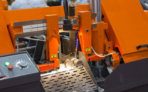 九真镇龙门带锯床具备哪些优点？